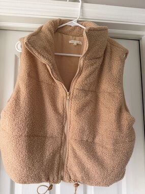 Cozy Sherpa Vest in Tan - Relaxed Zip-Up Layer